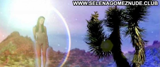 Julia Jones Celebrity Green Eyes Influencer Nude Desert Latin Straight Fantasy Nude Scene Redhead Babe Posing Hot Big Ass Small Breasts Female Xer Instagrammer