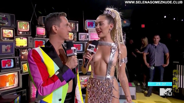 Miley Cyrus Mtv Video Music Awards Pre Show Beautiful Nude Scene
