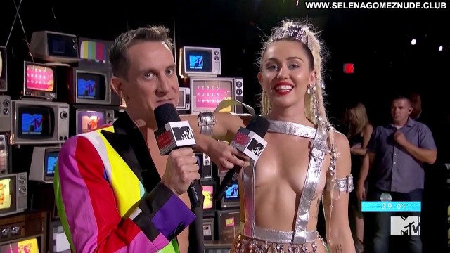 Miley Cyrus Mtv Video Music Awards Pre Show Celebrity Breasts Big