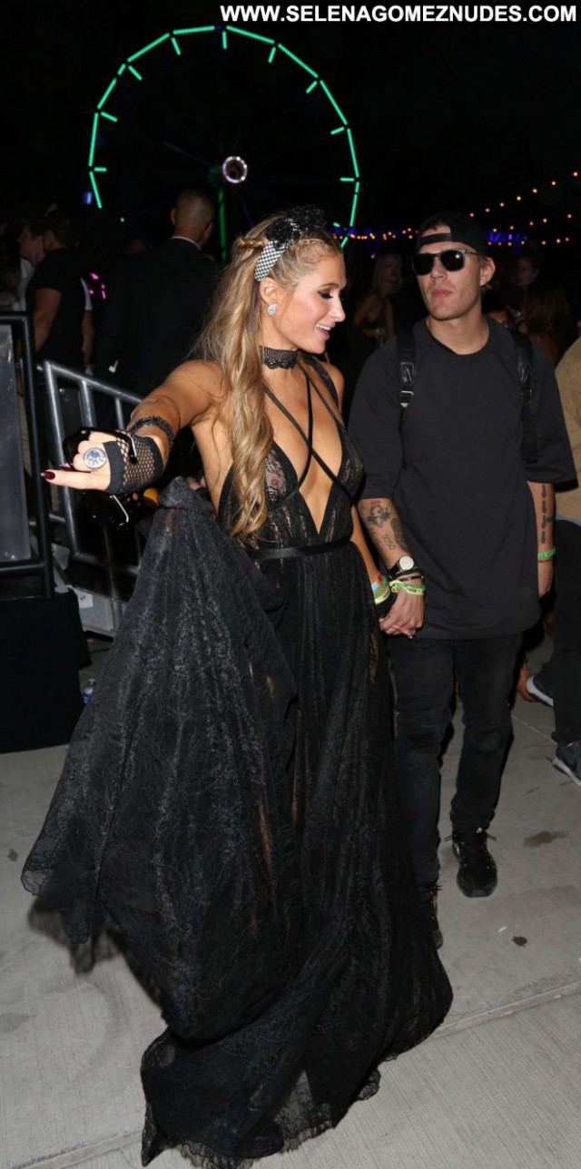 Paris Hilton No Source Coach Posing Hot Celebrity Babe Paparazzi