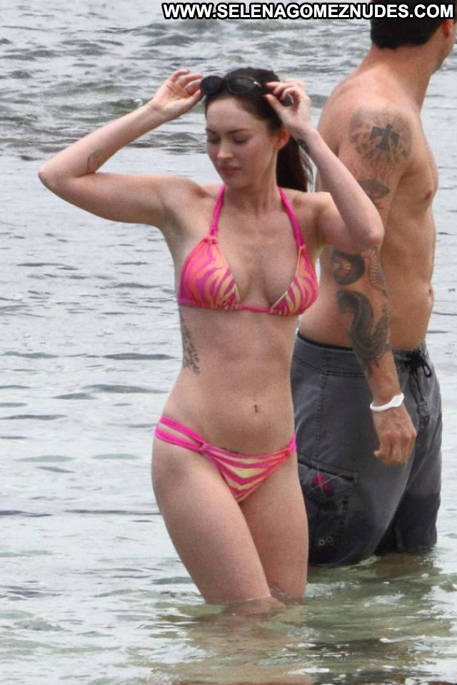Megan Fox No Source Sexy Tattoos Posing Hot Wet Nude Boyfriend Tattoo