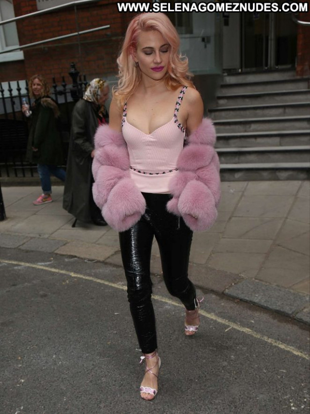 Pixie Lott No Source Babe Beautiful London Celebrity Posing Hot