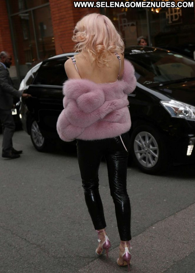 Pixie Lott No Source Babe London Celebrity Beautiful Paparazzi Posing