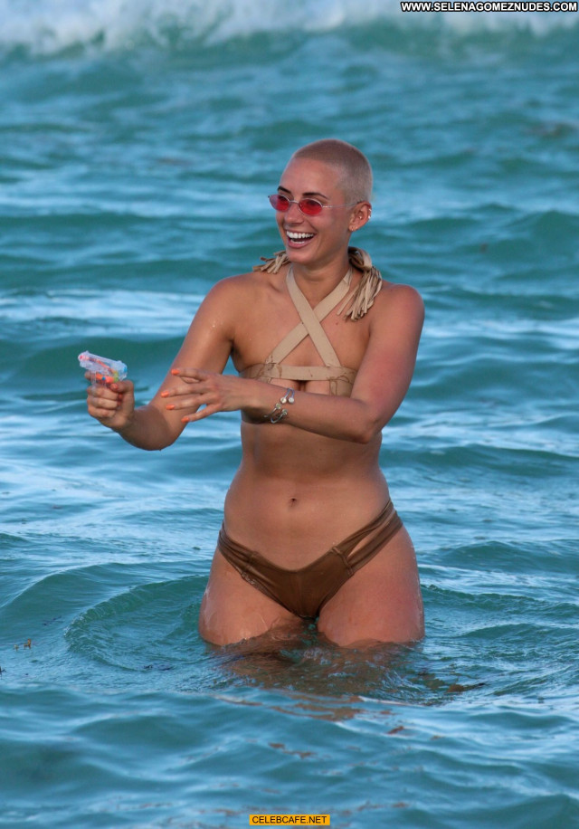 Nude julieanna goddard Yesjulz Nude,