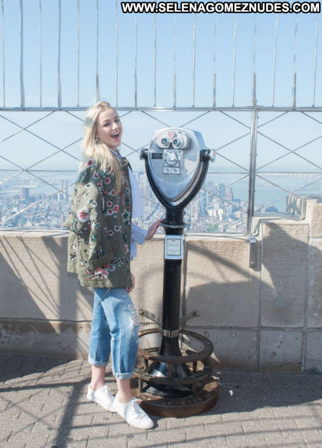 Chloe Lukasiak New York Celebrity New York Posing Hot Babe Beautiful