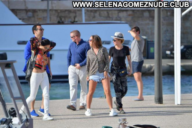 Michelle Rodriguez No Source Paparazzi Beautiful Posing Hot Celebrity