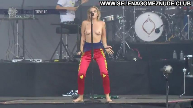 Tove Lo No Source Old Toples Stage Topless Posing Hot Singer