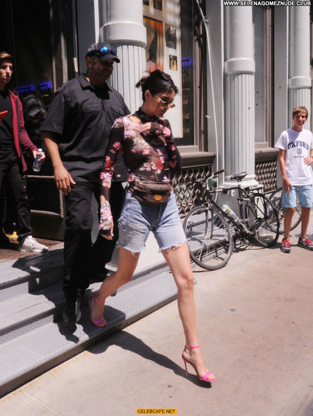 Kendall Jenner Posing Hot Shorts Shopping Beautiful