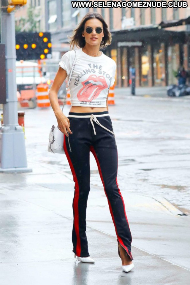 Alessandra Ambrosio No Source Babe Celebrity Paparazzi Beautiful