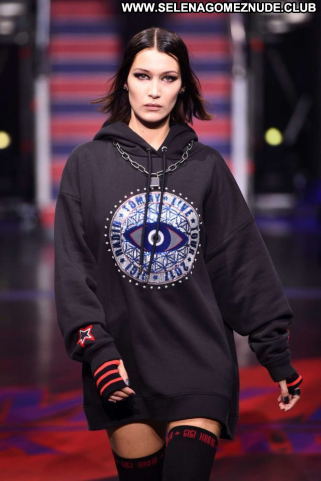 Bella Hadid No Source Babe Beautiful Fashion Posing Hot London