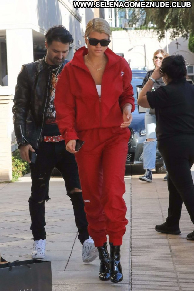 Sofia Richie Beverly Hills Paparazzi Babe Posing Hot Celebrity Rich