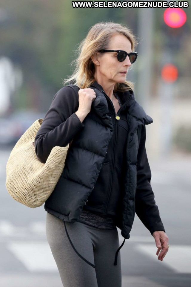 Helen Hunt No Source Yoga Celebrity Beautiful Babe Paparazzi Posing