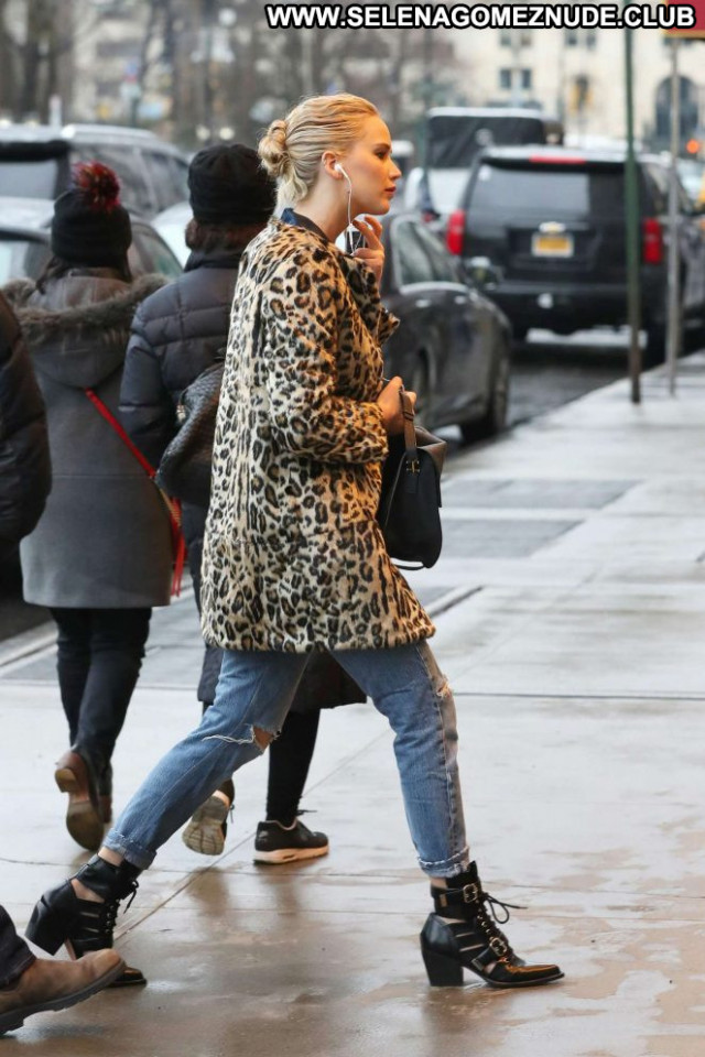 Jennifer Lawrence New York New York Paparazzi Celebrity Babe Posing