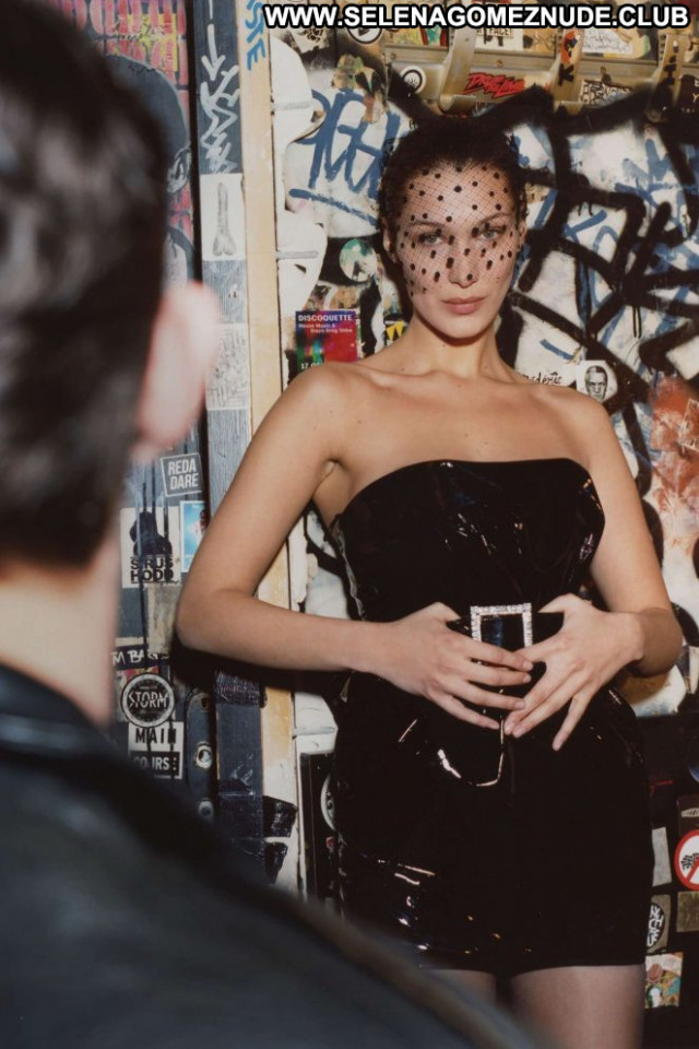 Bella Hadid Ready To Wear Paparazzi Posing Hot Beautiful Babe