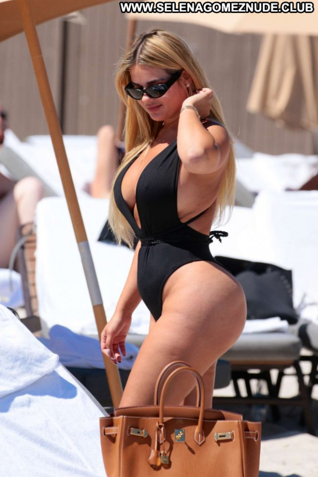 Anastasia Kvitko The Beach Paparazzi Black Celebrity Beautiful Babe