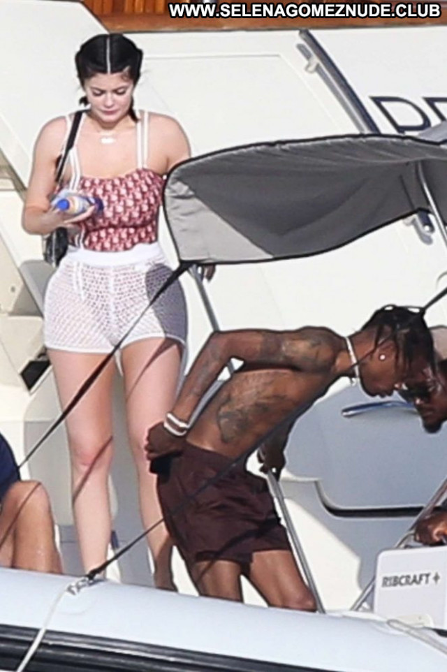 Kylie Jenner No Source Paparazzi Celebrity Beautiful Swimsuit Shorts