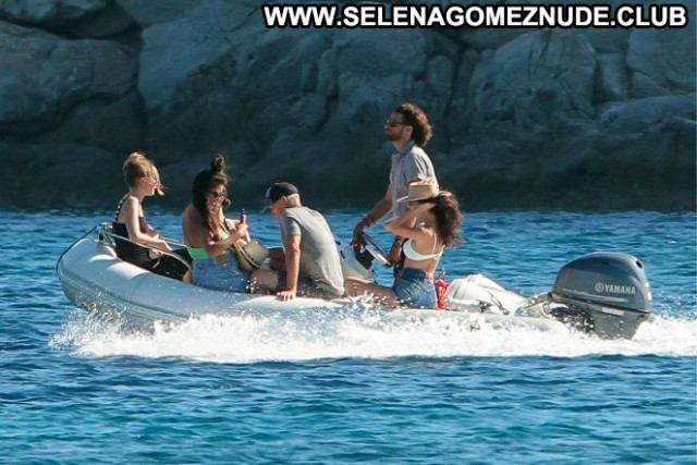 Gigi Hadid No Source Paparazzi Beautiful Babe Celebrity Boat Bikini