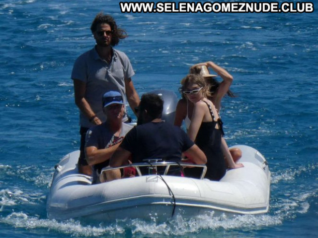 Gigi Hadid No Source Beautiful Celebrity Babe Posing Hot Bikini Boat