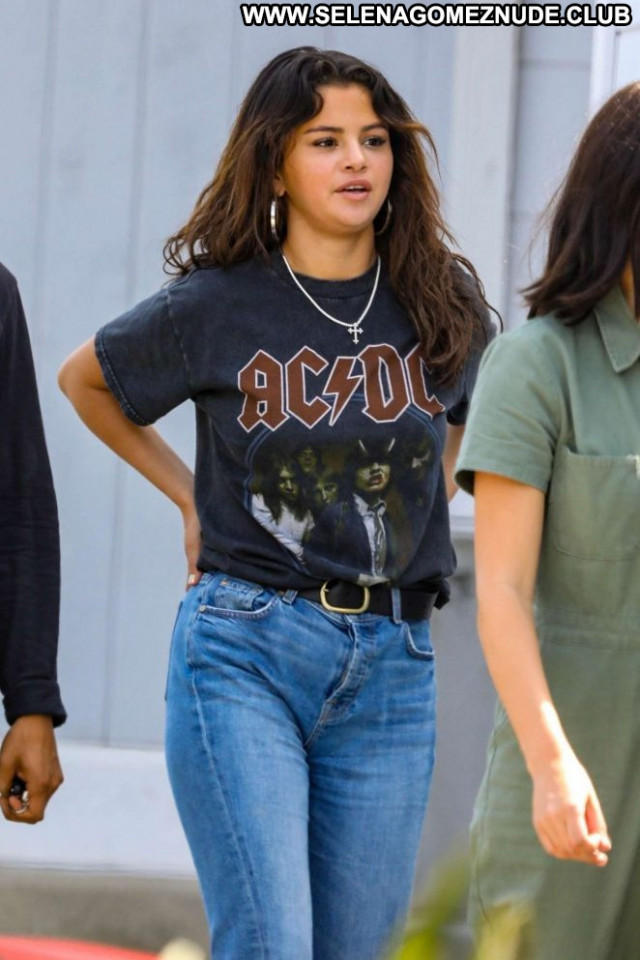 Monica No Source Babe Paparazzi Celebrity Beautiful Posing Hot
