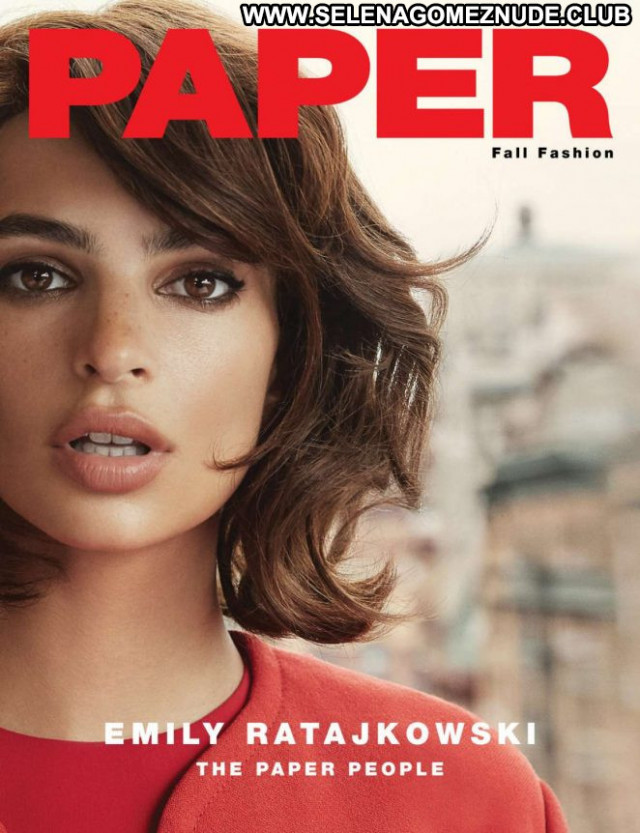 Emily Ratajkowski No Source Fashion Beautiful Paparazzi Posing Hot