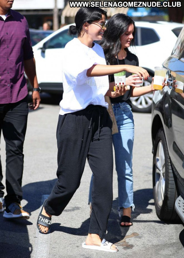 Selena Gome Studio City Beautiful Babe Posing Hot Celebrity Paparazzi