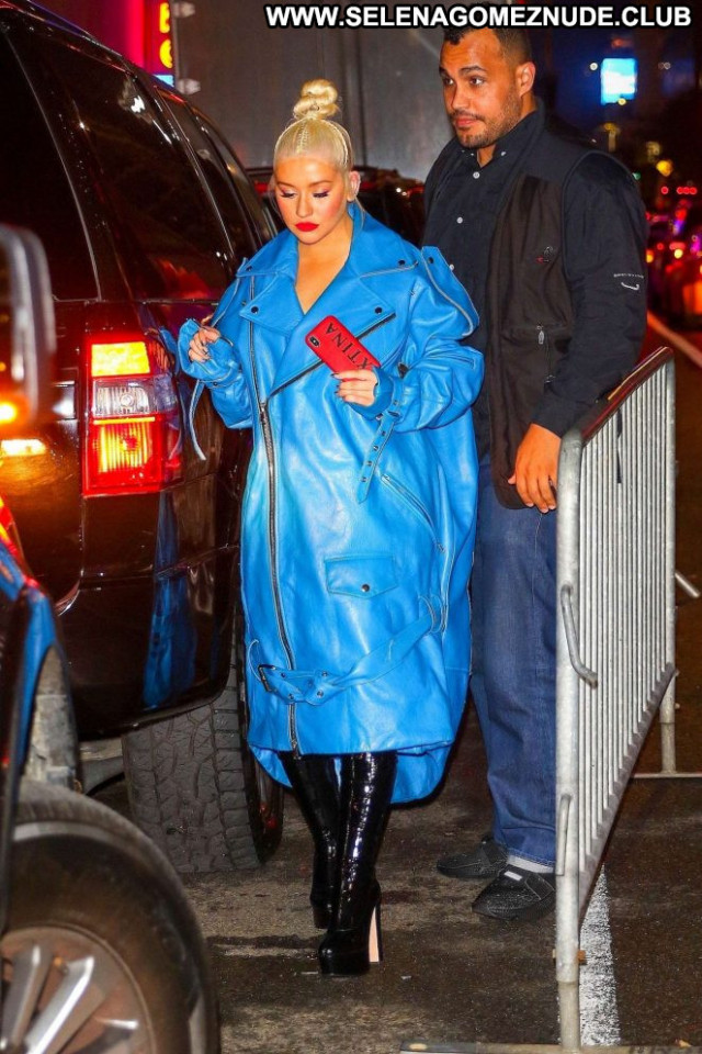 Christina Aguilera New York Posing Hot Paparazzi New York Beautiful