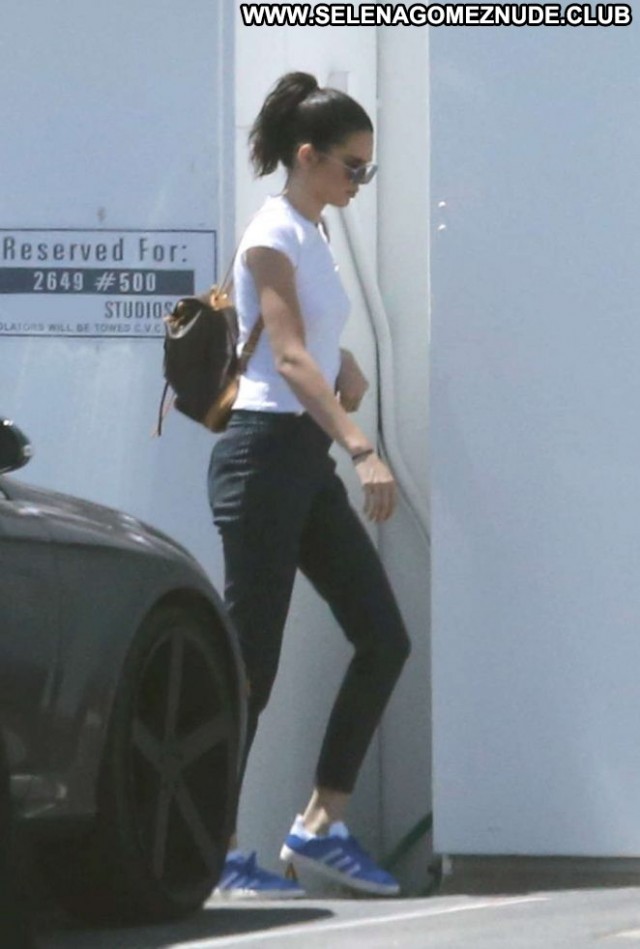 Kendall Jenner No Source Paparazzi Pants Black Babe Beautiful