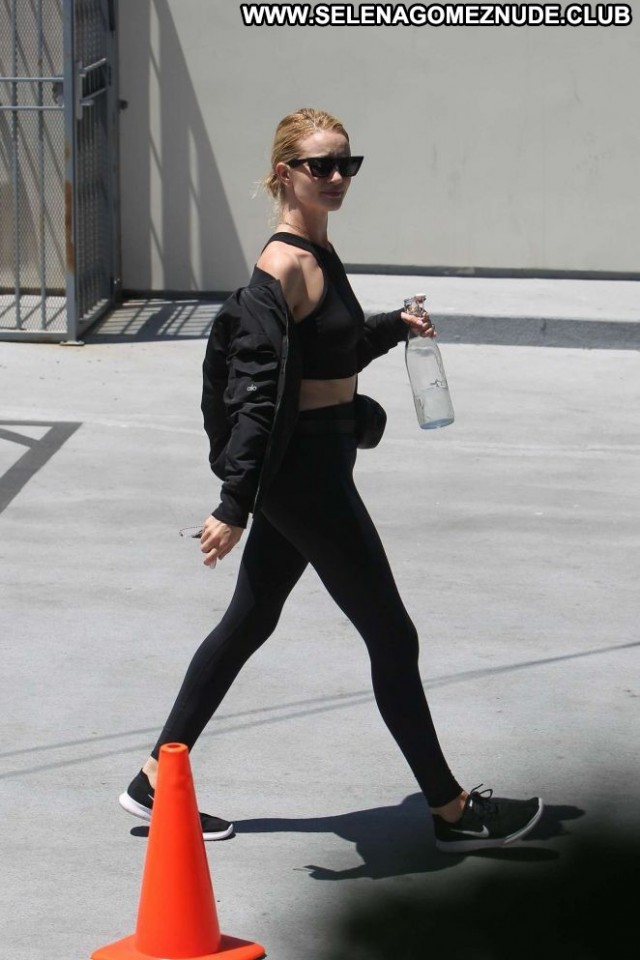 Rosie Huntington Gym In La Paparazzi Gym Posing Hot Babe Celebrity