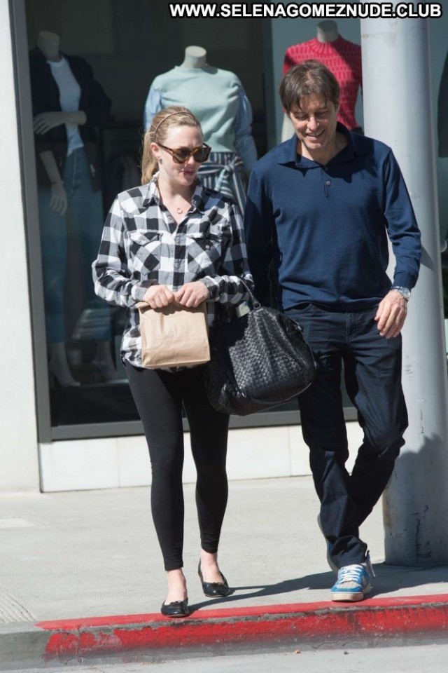 Amanda Seyfried Los Angeles Posing Hot Babe Los Angeles Paparazzi