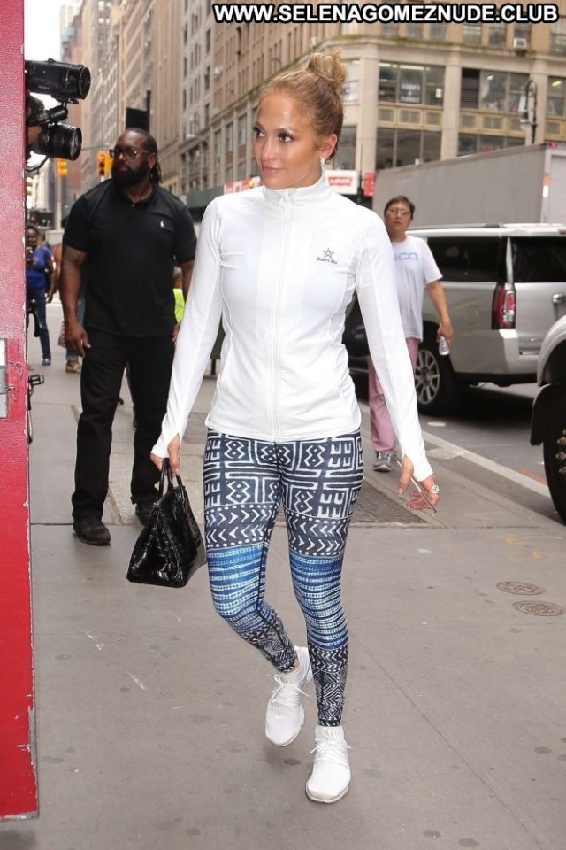 Jennifer Lopez New York Beautiful Paparazzi Celebrity New York Posing