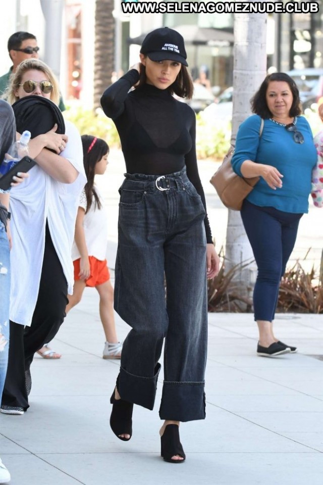 Olivia Culpo Los Angeles Celebrity Paparazzi Los Angeles Posing Hot