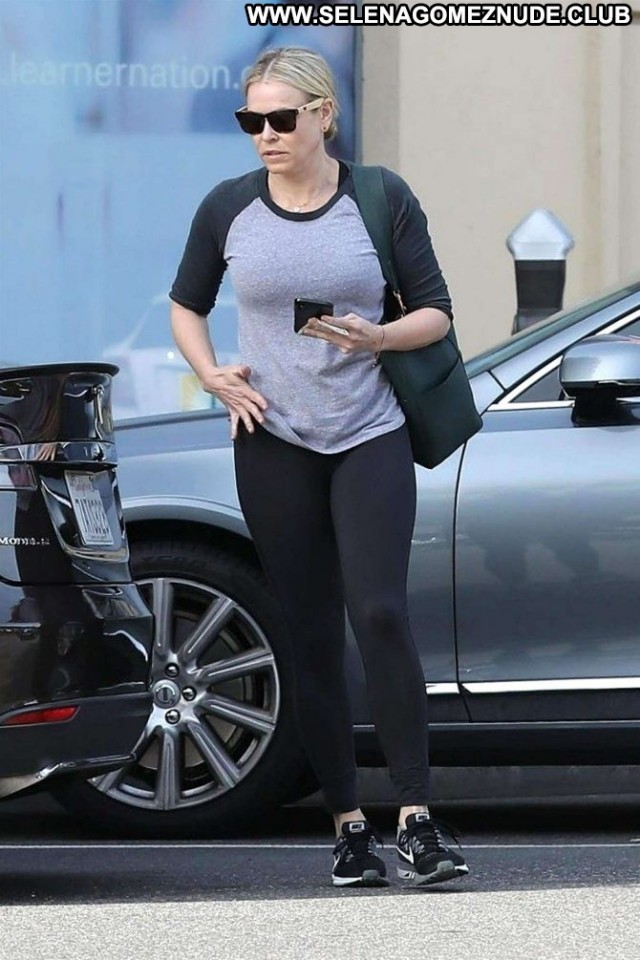 Chelsea Handler Beverly Hills Celebrity Posing Hot Babe Paparazzi