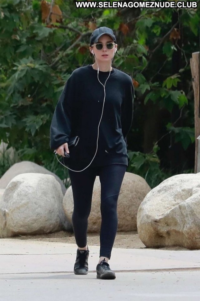 Rooney Mara Beverly Hills Babe Park Paparazzi Posing Hot Beautiful