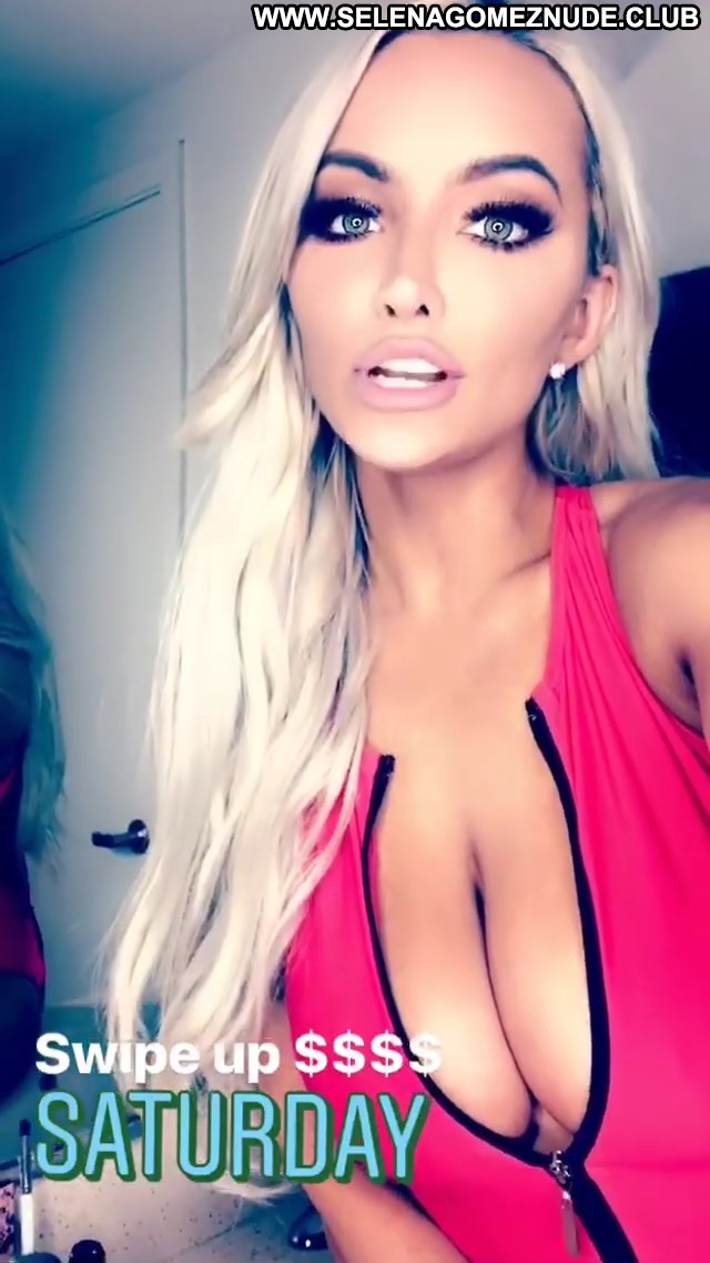 Snapchat Cleavage