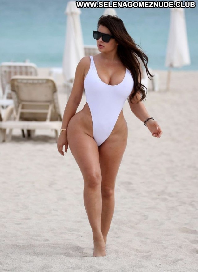 Anastasiya Kvitko The Beach Babe Posing Hot Beach Paparazzi Beautiful