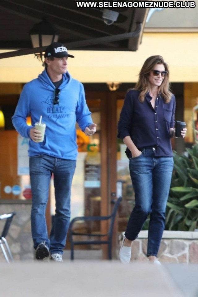 Cindy Crawford No Source Paparazzi Beautiful Husband Babe Posing Hot