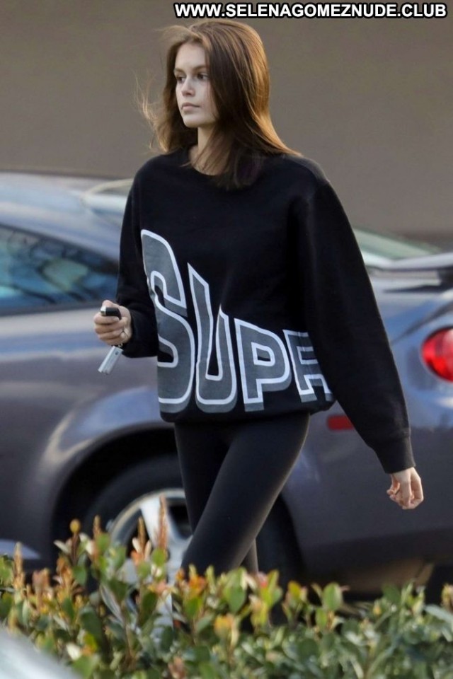 Kaia Gerber No Source Posing Hot Celebrity Paparazzi Mali Beautiful