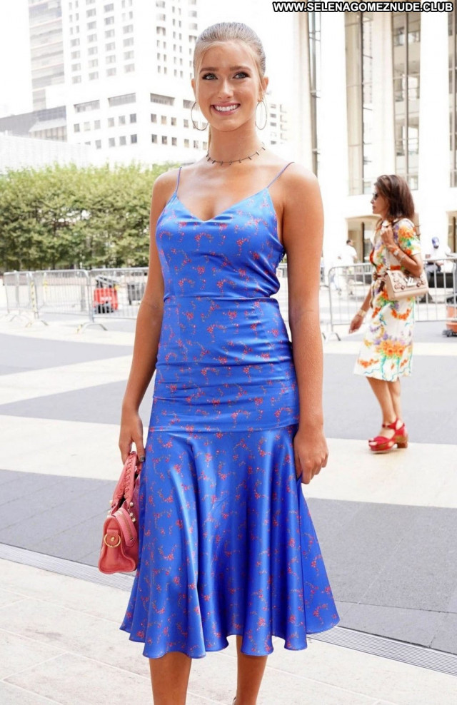 Rose No Source  Paparazzi Celebrity Babe Beautiful Posing Hot