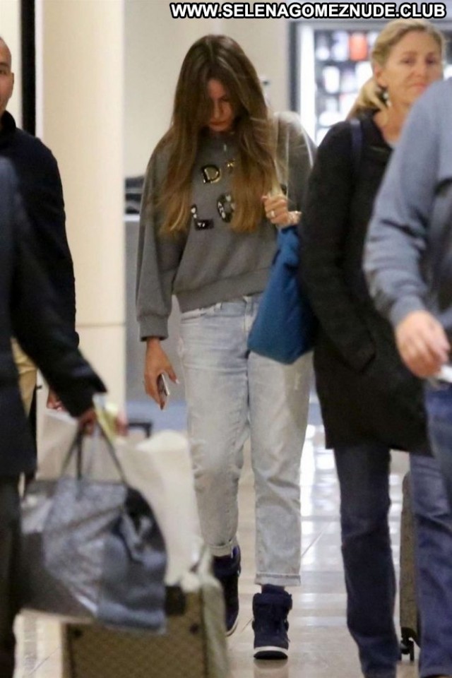 Sofia Vergara Lax Airport  Posing Hot Angel Celebrity Babe Beautiful