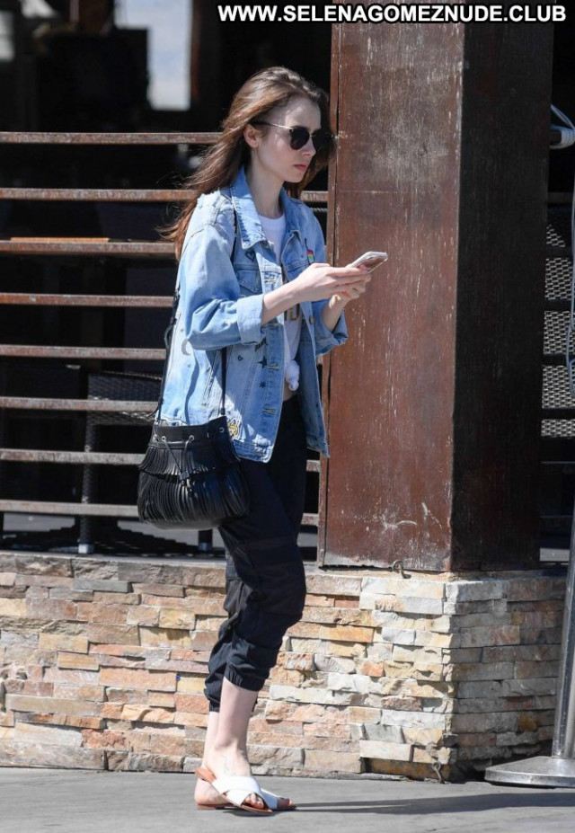 Lily Collins No Source  Celebrity Posing Hot Paparazzi Beautiful Babe