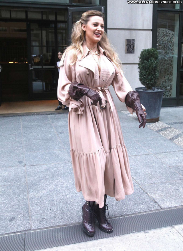 Camilla Belle Fashion Show Posing Hot Babe Celebrity New York