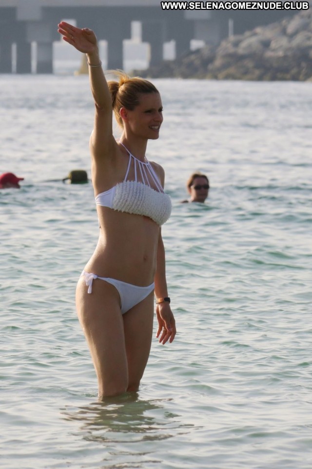 Michelle Hunziker The Beach Singer Actress Sex Bikini Posing Hot