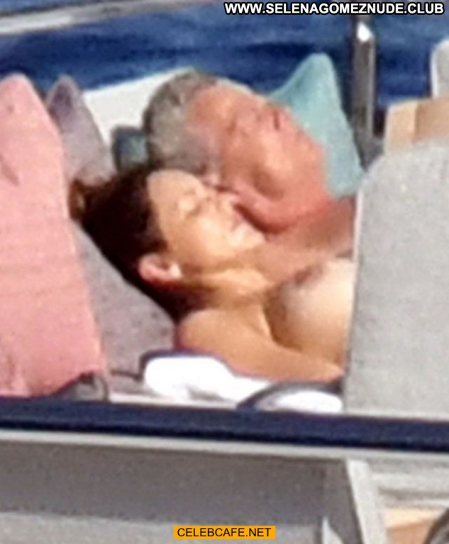 Katharine Mcphee No Source Posing Hot Beautiful Toples Babe Yacht