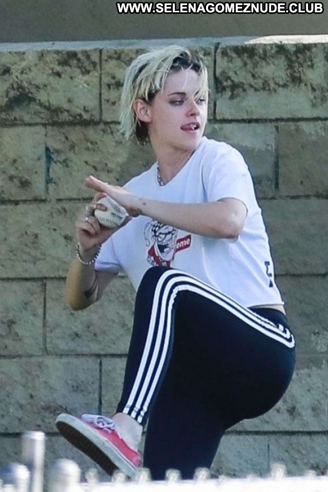 Kristen Stewart Los Angeles Paparazzi Posing Hot Beautiful Babe