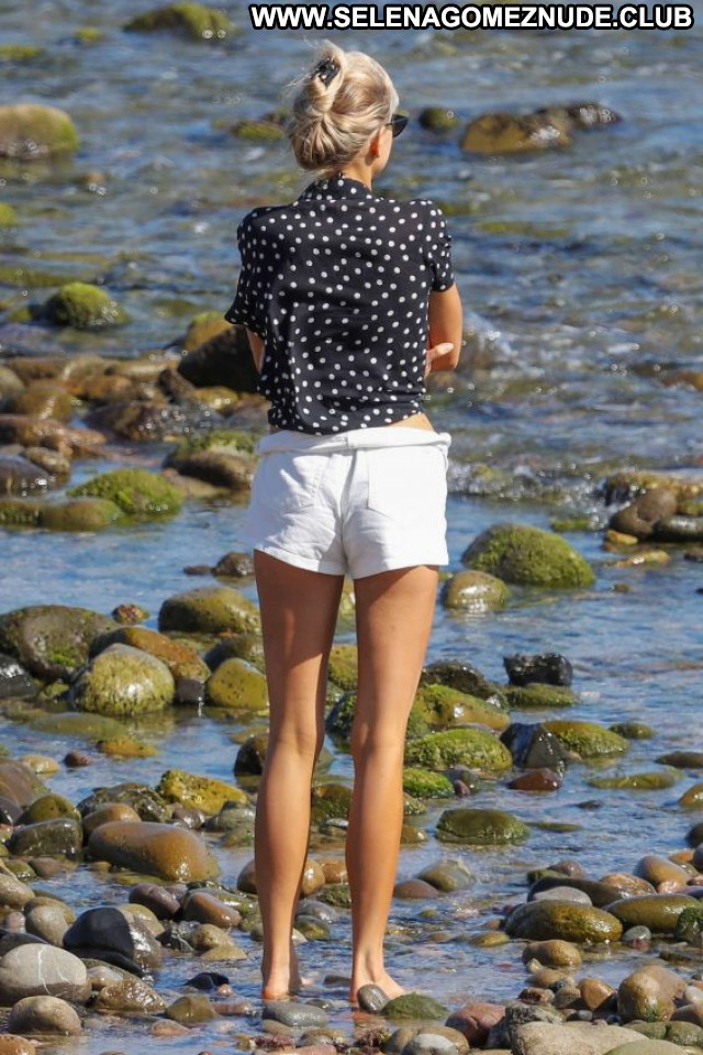 Charlotte Mckinney The Beach In Malibu Posing Hot Paparazzi Beautiful