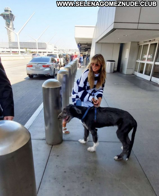 Heidi Klum Lax Airport Posing Hot Celebrity Paparazzi Babe Beautiful