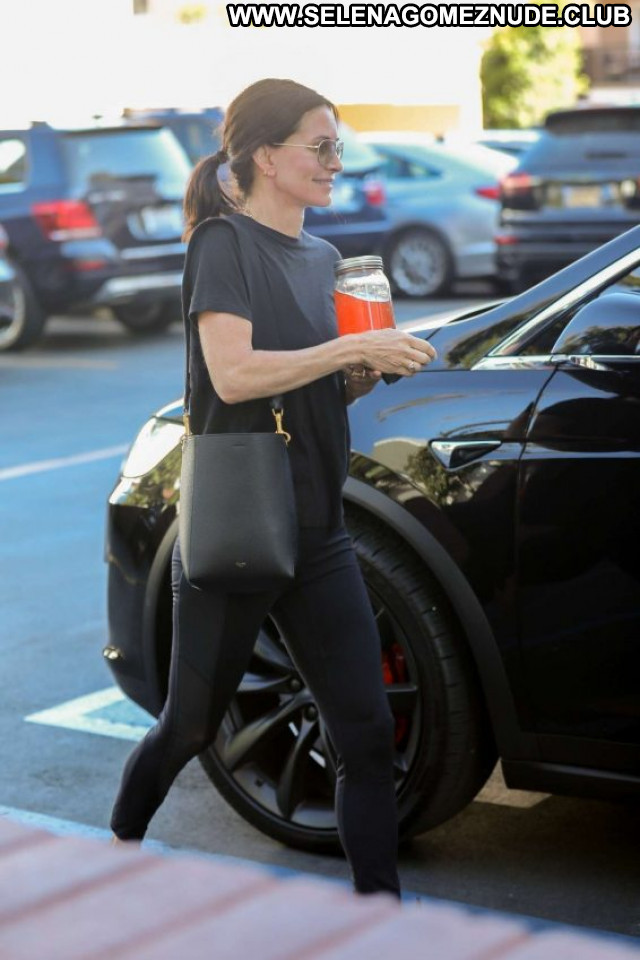 Courteney Cox Beverly Hills  Babe Beautiful Celebrity Posing Hot