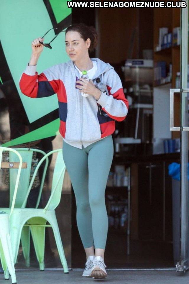 Aubrey Plaza Los Angeles Celebrity Beautiful Posing Hot Paparazzi Babe