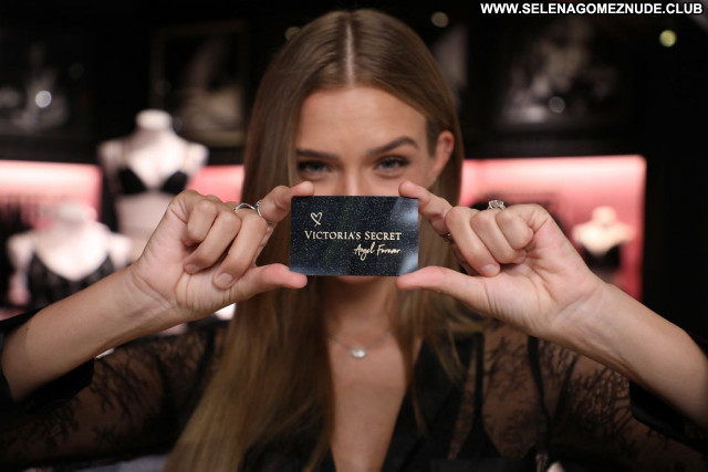 Josephine Skriver No Source Posing Hot Celebrity Babe Sexy Beautiful