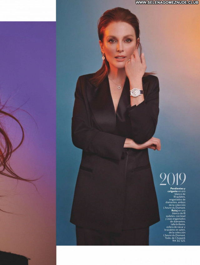 Julianne Moore No Source  Celebrity Beautiful Babe Posing Hot Sexy